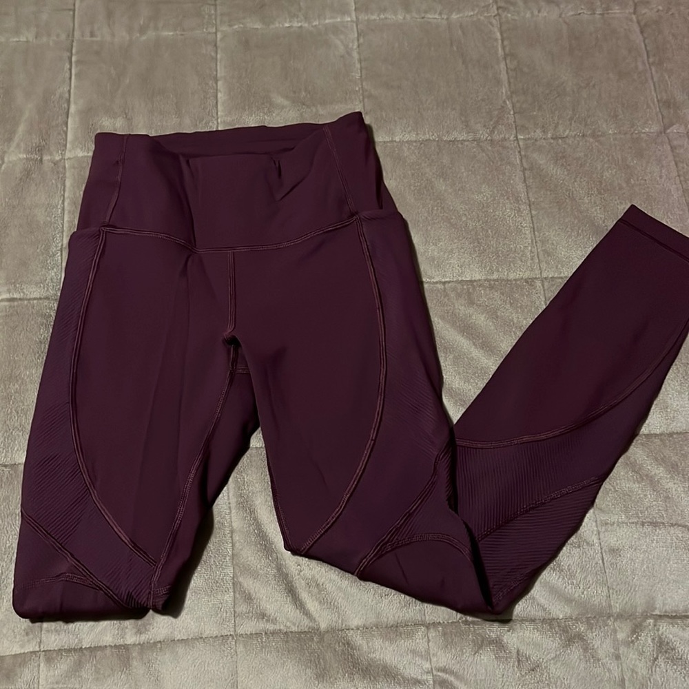Burgundy textured legging with side pockets